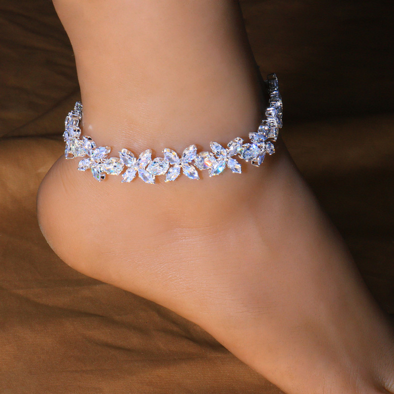 Anklets Stonefans Luxury Flower Full Cubic Zircon Bracelet fo Women Summer Beach Iced Out Chain Foot Jewelry Gift 230216
Anklets Stonefans Luxury Flower Full Cubic Zircon Bracelet fo Women Summer Beach Iced Out Chain Foot Jewelry Gift 230216