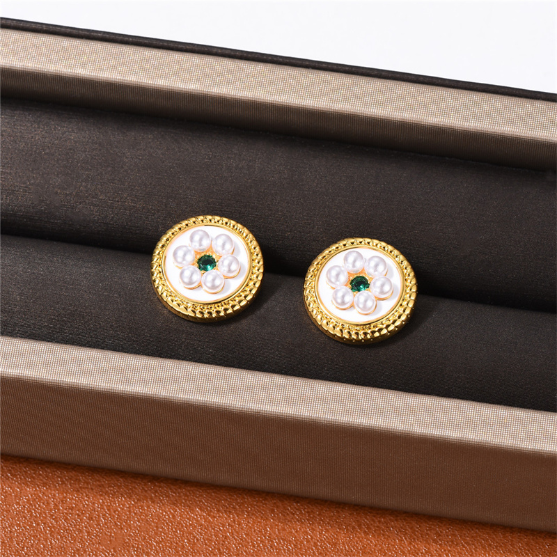 New Round Sunflower Shape Stud Inlaid With Pearl Earrings Gold 925 Silver Needle Female Noble Temperament Jewelry Accessories
New Round Sunflower Shape Stud Inlaid With Pearl Earrings Gold 925 Silver Needle Female Noble Temperament Jewelry Accessories