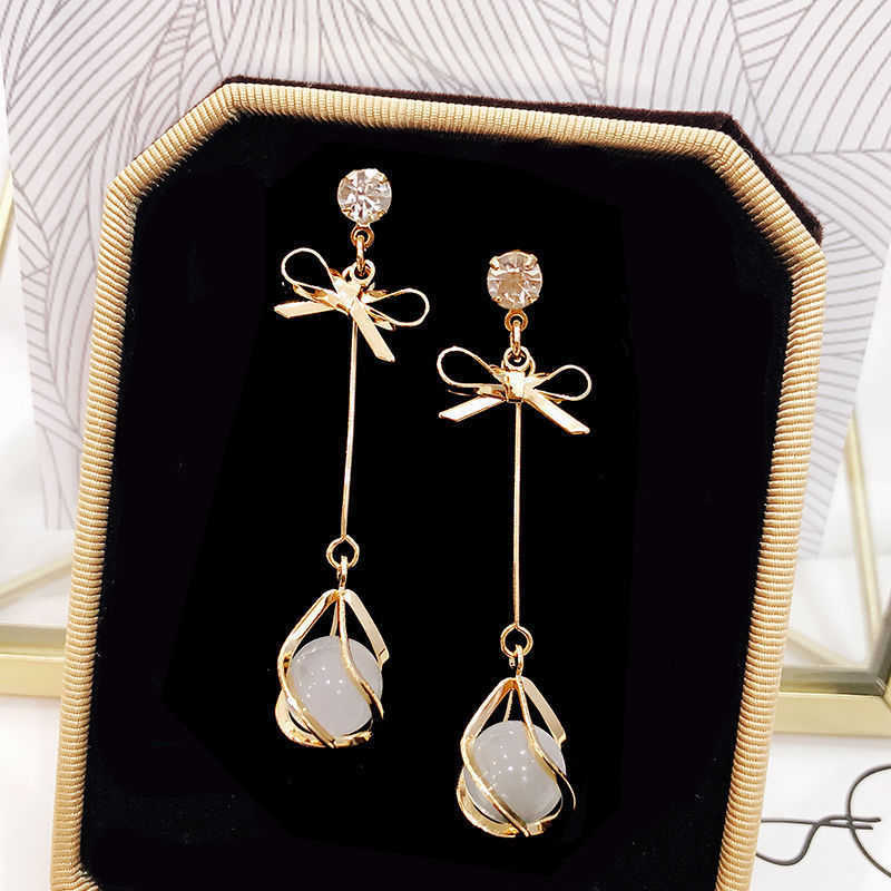 Korean temperament versatile 925 silver needle Earrings long bow Opal Earrings net red personalized
Korean temperament versatile 925 silver needle Earrings long bow Opal Earrings net red personalized