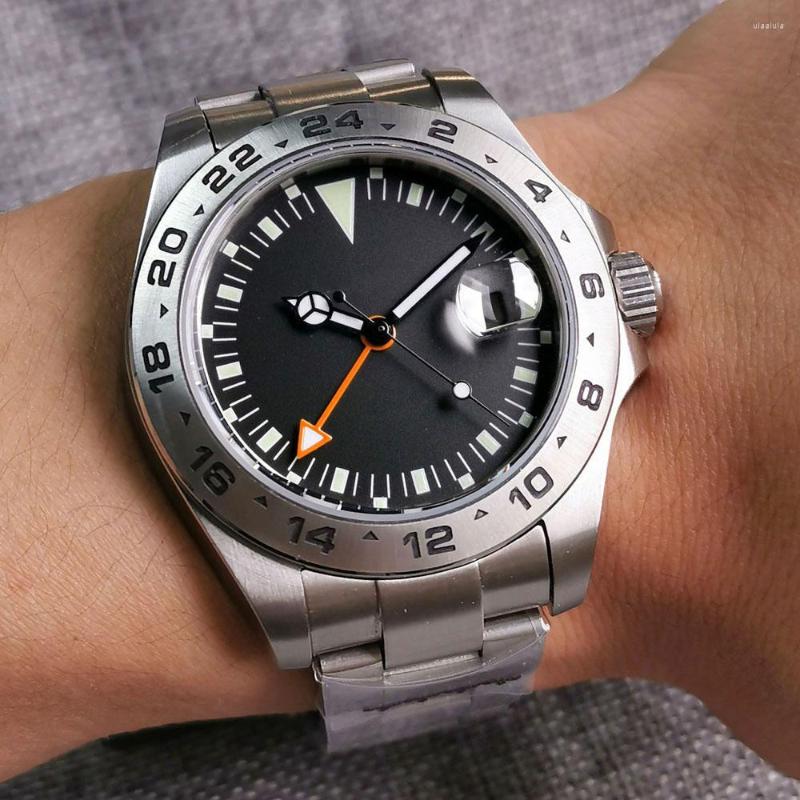Wristwatches Black 43mm GMT Automatic Men Watch Orange Hand Brushed Oyster Bracelet Steel Fixed Bezel Sapphire Glass, Picture shown
Wristwatches Black 43mm GMT Automatic Men Watch Orange Hand Brushed Oyster Bracelet Steel Fixed Bezel Sapphire Glass, Picture shown