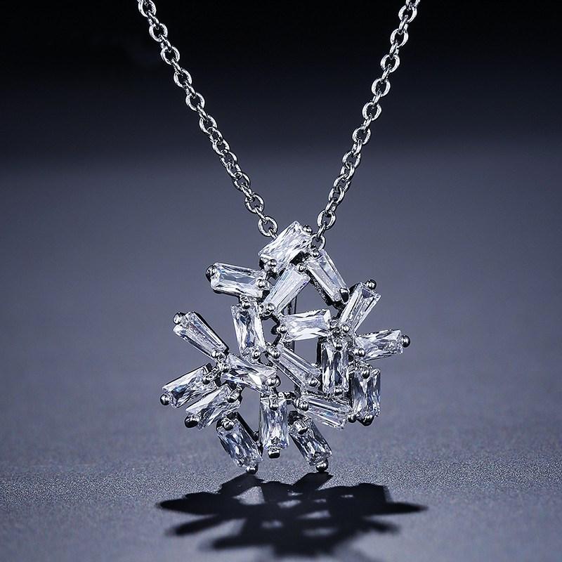 Chains Creative Hollow Necklace Female Inlaid Zircon Fashion Wild Wedding Bridal Party Jewelry Dress UpChains ChainsChains
Chains Creative Hollow Necklace Female Inlaid Zircon Fashion Wild Wedding Bridal Party Jewelry Dress UpChains ChainsChains