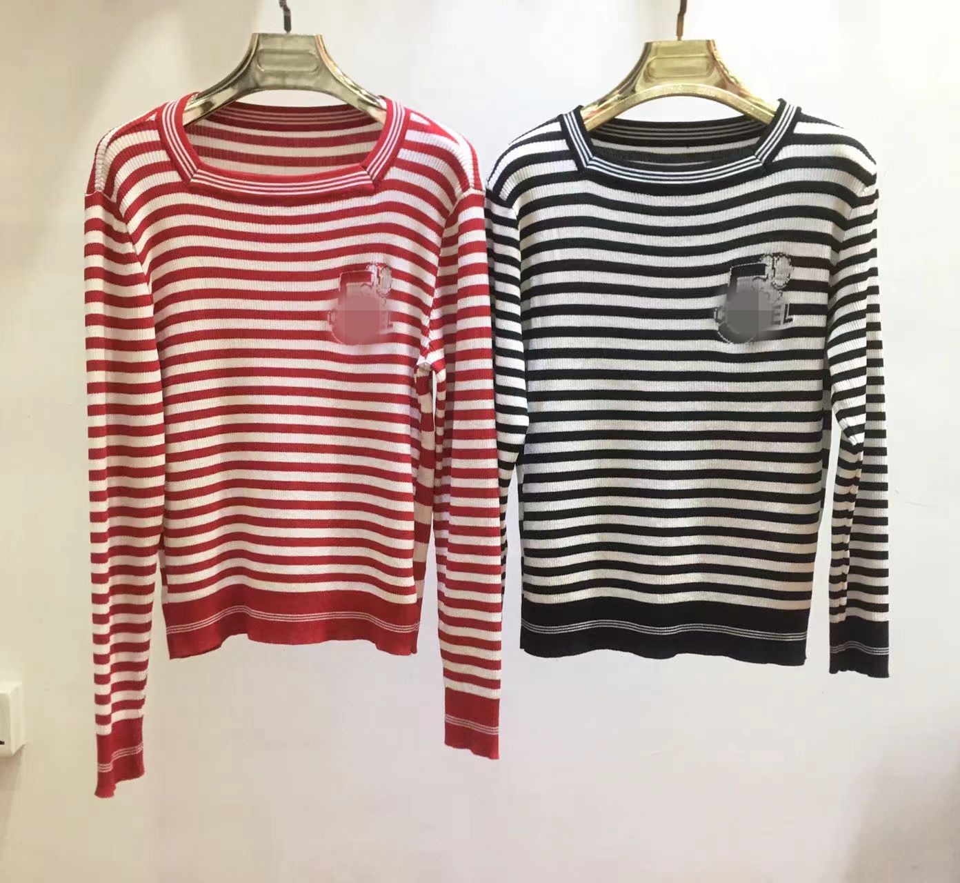 2023 Black/Red Striped Letter Print Women' Pullover Brand Same Style Women' Sweaters DH36
2023 Black/Red Striped Letter Print Women' Pullover Brand Same Style Women' Sweaters DH36