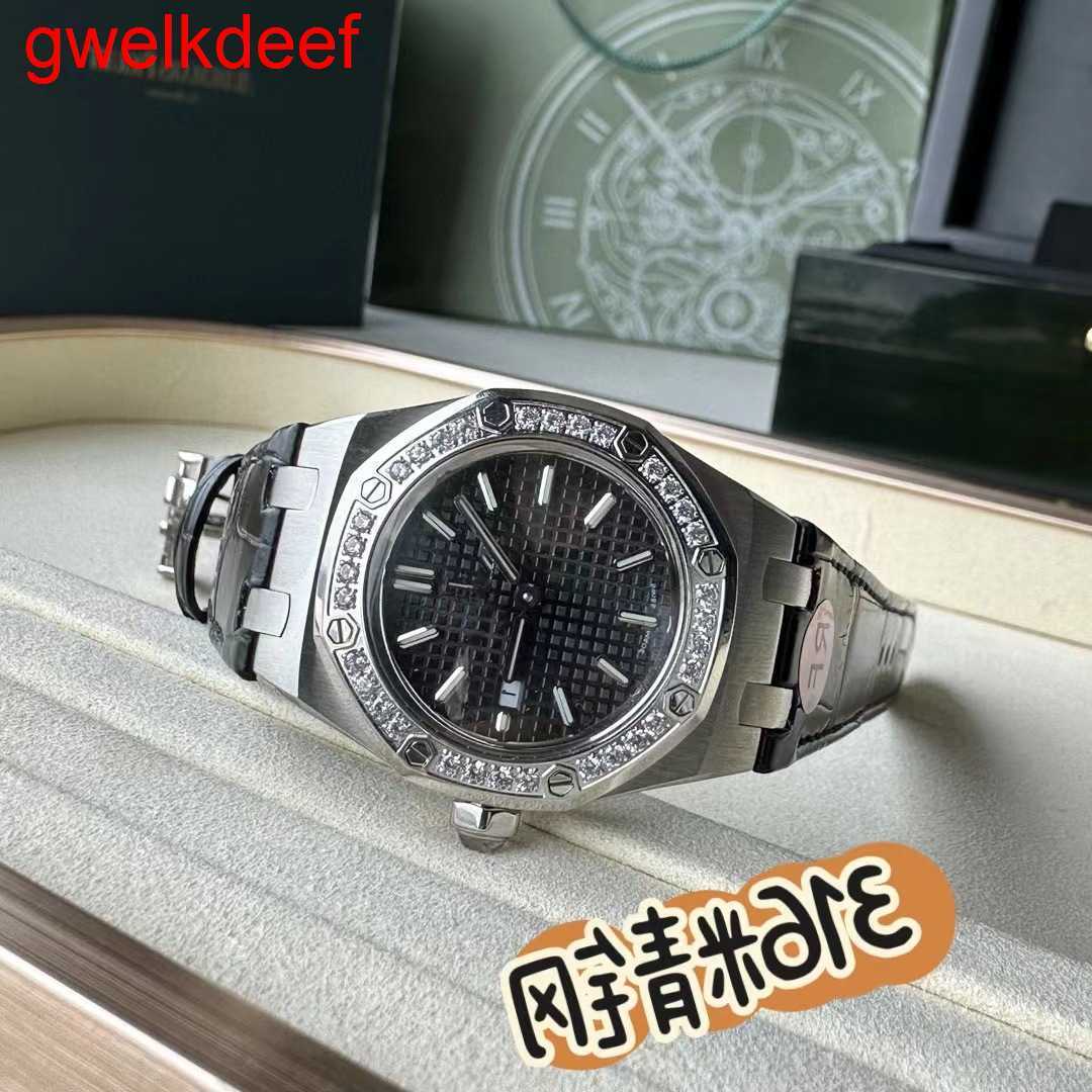 Wristwatches Luxury Custom Bling Iced Out Watches White Gold Plated Moiss anite Diamond Watchess 5A high quality replication Mechanical X0L3
Wristwatches Luxury Custom Bling Iced Out Watches White Gold Plated Moiss anite Diamond Watchess 5A high quality replication Mechanical X0L3