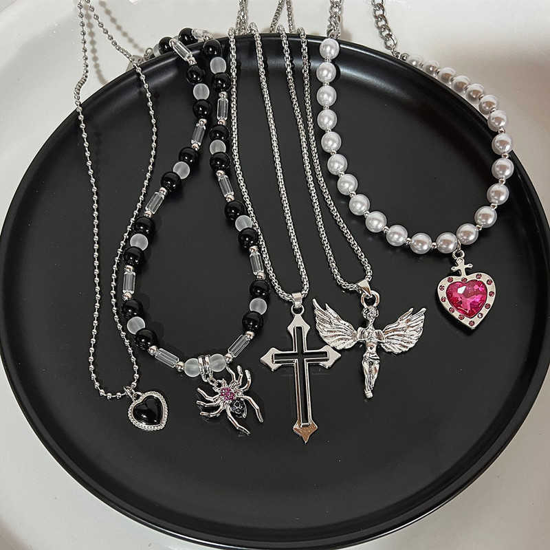 Pendant Necklaces necklace Vintage Pearl Love Butterfly Spider Choker Necklace For Men Women Gothic Hip Hop Cross Moon Chain Long Jewelry halloween
Pendant Necklaces necklace Vintage Pearl Love Butterfly Spider Choker Necklace For Men Women Gothic Hip Hop Cross Moon Chain Long Jewelry halloween