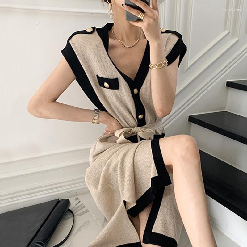 Women's Vests Korean Vintage Knitted Long Vest Women Sleeveless V-neck Belted Cardigan Color-blocked Thin Summer Sweater 2023, Black
Women's Vests Korean Vintage Knitted Long Vest Women Sleeveless V-neck Belted Cardigan Color-blocked Thin Summer Sweater 2023, Black