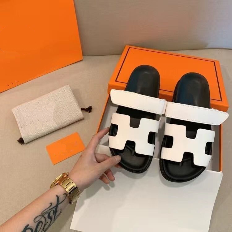 famous brand Beach slippers Classic Flat heel Summer Designer Fashion flops leather lady Slides women shoes Hotel Bath Ladies sexy Sandals Large size hmkyy02
famous brand Beach slippers Classic Flat heel Summer Designer Fashion flops leather lady Slides women shoes Hotel Bath Ladies sexy Sandals Large size hmkyy02