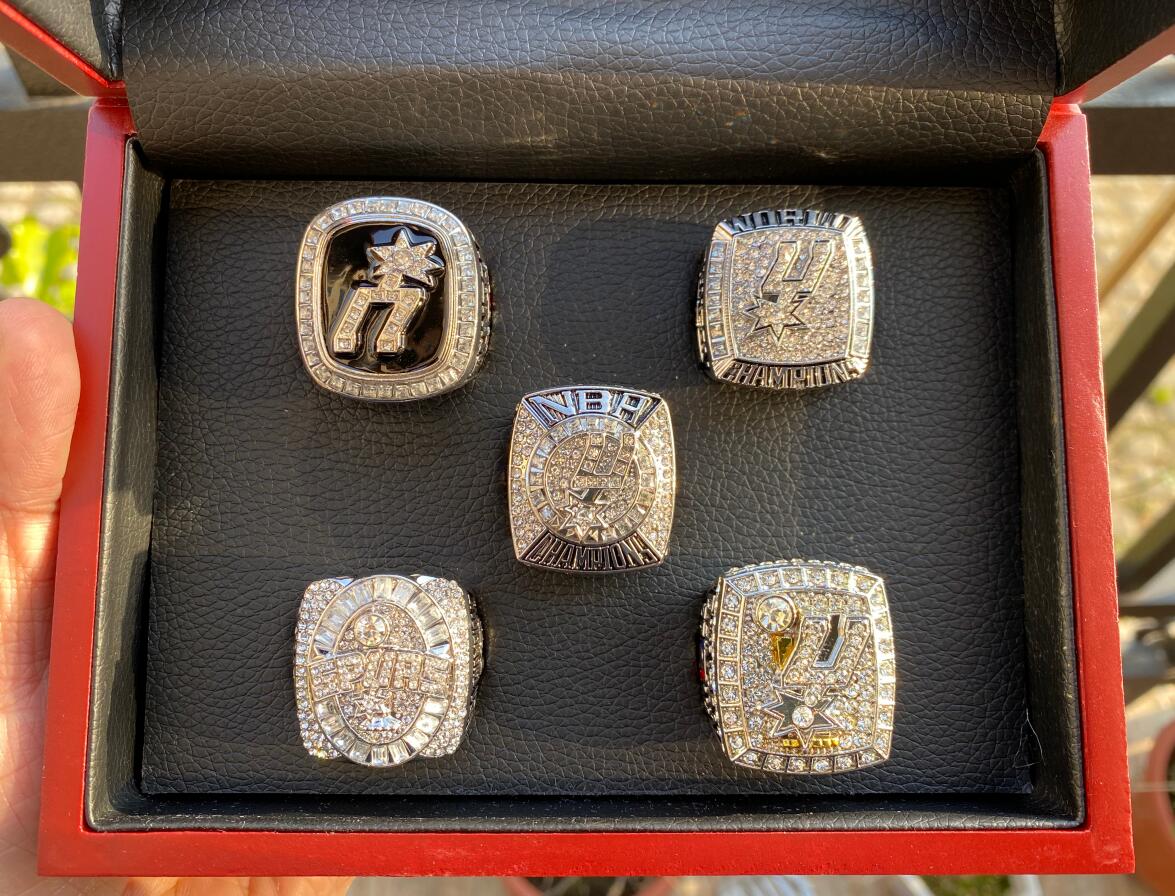 5pcs Basketball Team champions Championship Ring Set With Wooden Box Souvenir Men Women Boy Fan Brithday Gift 2023 Hip hop Jewelry Sport
5pcs Basketball Team champions Championship Ring Set With Wooden Box Souvenir Men Women Boy Fan Brithday Gift 2023 Hip hop Jewelry Sport