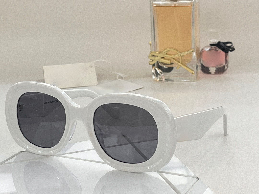 Men Sunglasses For Women Latest Selling Fashion Sun Glasses Mens Sunglass Gafas De Sol Glass UV400 Lens With Random Matching Box 40103
Men Sunglasses For Women Latest Selling Fashion Sun Glasses Mens Sunglass Gafas De Sol Glass UV400 Lens With Random Matching Box 40103