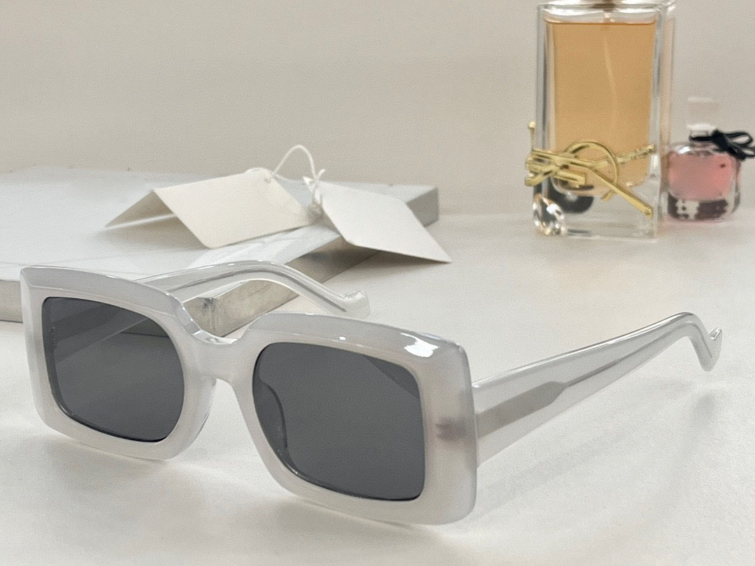 Men Sunglasses For Women Latest Selling Fashion Sun Glasses Mens Sunglass Gafas De Sol Glass UV400 Lens With Random Matching Box 30029
Men Sunglasses For Women Latest Selling Fashion Sun Glasses Mens Sunglass Gafas De Sol Glass UV400 Lens With Random Matching Box 30029