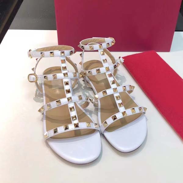 New Top Luxury Designer Women Beach Sandals Calf Leather Classic Quilted Fashion Platform Womens Slides Flip Flops shoes Size 34-42 With box, 8#
New Top Luxury Designer Women Beach Sandals Calf Leather Classic Quilted Fashion Platform Womens Slides Flip Flops shoes Size 34-42 With box, 8#