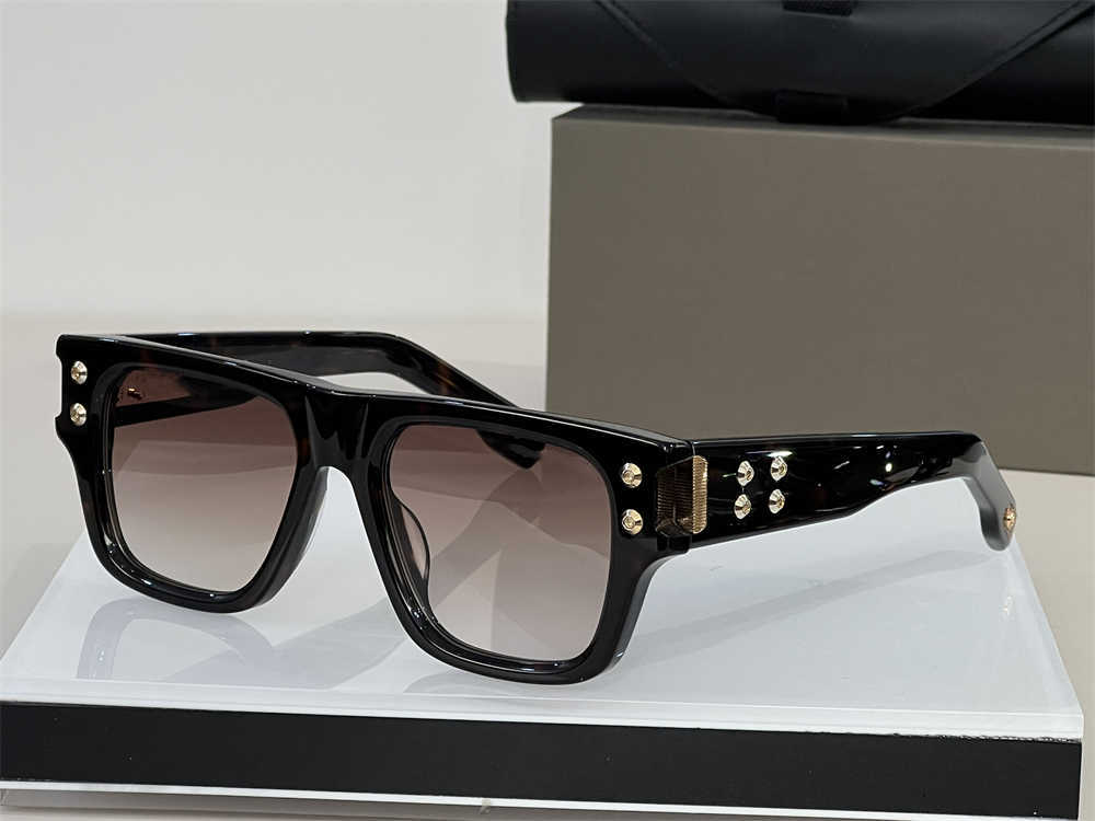 Glasses For Men Vintage Sunglasses Women Rivet Square Steam Punk Oversized Flat Top Retro UV 400 Protection 18k Gold Unisex Outdoor
Glasses For Men Vintage Sunglasses Women Rivet Square Steam Punk Oversized Flat Top Retro UV 400 Protection 18k Gold Unisex Outdoor