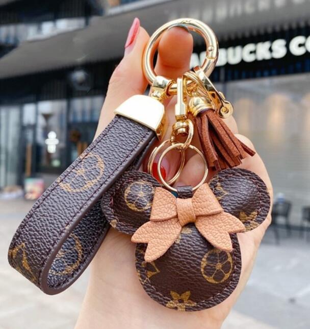 Designer Keychain Wallet Keyring Purse Pendant Car Chain Charm Bucket Bag Flower Mini Coin Holder Keychains Bag Trinket Gifts Accessories
Designer Keychain Wallet Keyring Purse Pendant Car Chain Charm Bucket Bag Flower Mini Coin Holder Keychains Bag Trinket Gifts Accessories
