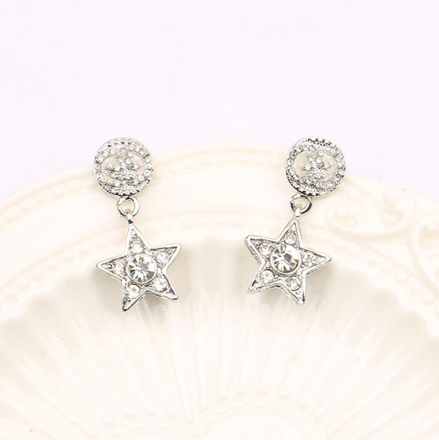 18K Gold Plated Luxury Brand Designers Letters Stud Clip Chain Geometric Famous Women 925 Silver Crystal Rhinestone Earring for Wedding Party Jewerlry Accessories
18K Gold Plated Luxury Brand Designers Letters Stud Clip Chain Geometric Famous Women 925 Silver Crystal Rhinestone Earring for Wedding Party Jewerlry Accessories