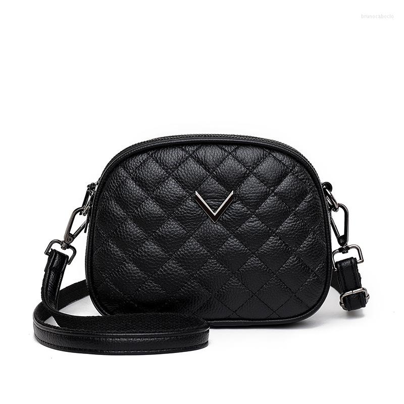 Evening Bags Fashion Trend Quilted Designer Purses And Handbags Women'S Genuine Leather Shell Casual Vintage Lady Shoulder Messenger
Evening Bags Fashion Trend Quilted Designer Purses And Handbags Women'S Genuine Leather Shell Casual Vintage Lady Shoulder Messenger