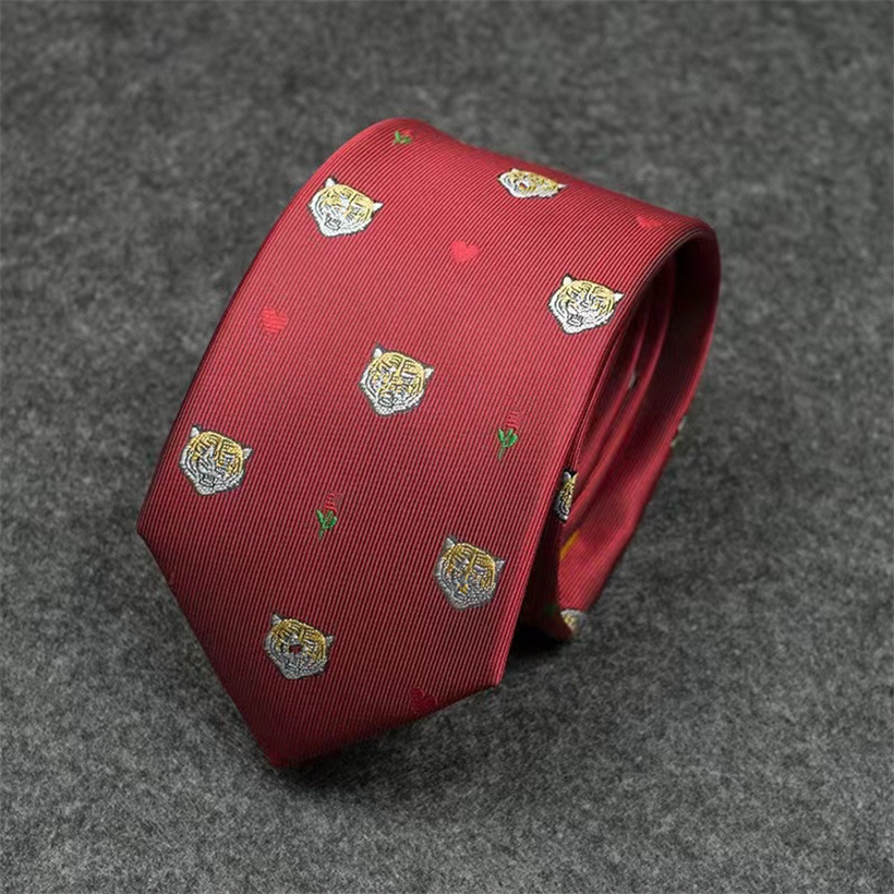 2023 New Men Ties fashion Silk Tie 100% Designer Necktie Jacquard Classic Woven Handmade Necktie for Men Wedding Casual and Business NeckTies With Original Box 88
2023 New Men Ties fashion Silk Tie 100% Designer Necktie Jacquard Classic Woven Handmade Necktie for Men Wedding Casual and Business NeckTies With Original Box 88