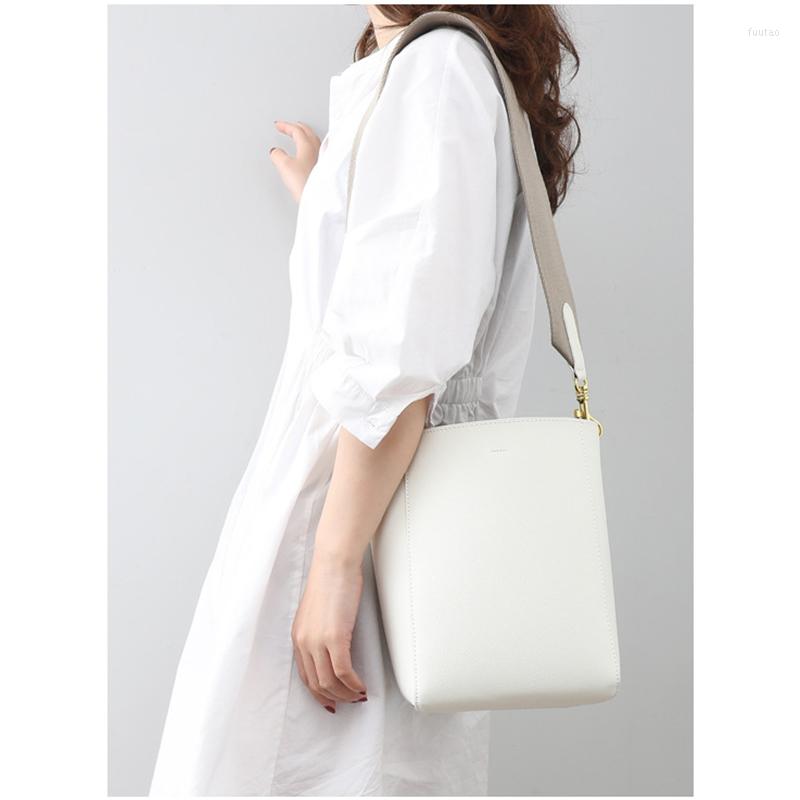 Evening Bags Genuine Leather Women Handbag Broadband Shoulder Bag Large Capacity Bucket GN-SB-stbdzp
Evening Bags Genuine Leather Women Handbag Broadband Shoulder Bag Large Capacity Bucket GN-SB-stbdzp