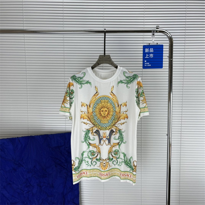 Luxury TShirt Men s Women Designer T Shirts Short Summer Fashion Casual with Brand Letter High Quality Designers t-shirt#110
Luxury TShirt Men s Women Designer T Shirts Short Summer Fashion Casual with Brand Letter High Quality Designers t-shirt#110