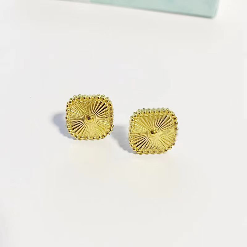 Designer accessories luxurious ohrringe sweet earings designer plated rose gold silver couple earrings women colourful retro red clovers studs love earring F23
Designer accessories luxurious ohrringe sweet earings designer plated rose gold silver couple earrings women colourful retro red clovers studs love earring F23