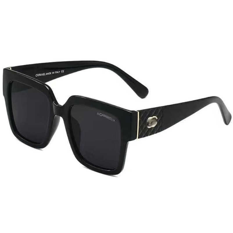 Fashion Designers Luxury Frames Sunglasses Brand Women Men Sunglass Classic Sun Glasses Anti-blue Radiation-proof Counter Packag Box Sunglasse 9502
Fashion Designers Luxury Frames Sunglasses Brand Women Men Sunglass Classic Sun Glasses Anti-blue Radiation-proof Counter Packag Box Sunglasse 9502
