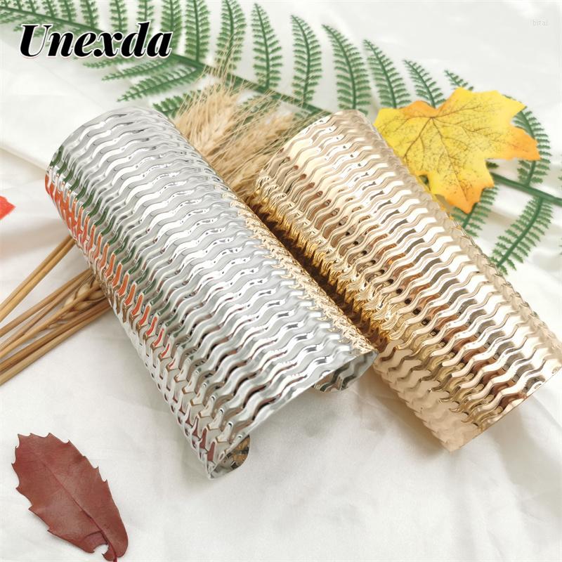 Bangle Unexda European Luxury Fashion Women Jewelry Designer Long Wavy Arm Gold Plated Gothic Accessories Bangles
Bangle Unexda European Luxury Fashion Women Jewelry Designer Long Wavy Arm Gold Plated Gothic Accessories Bangles