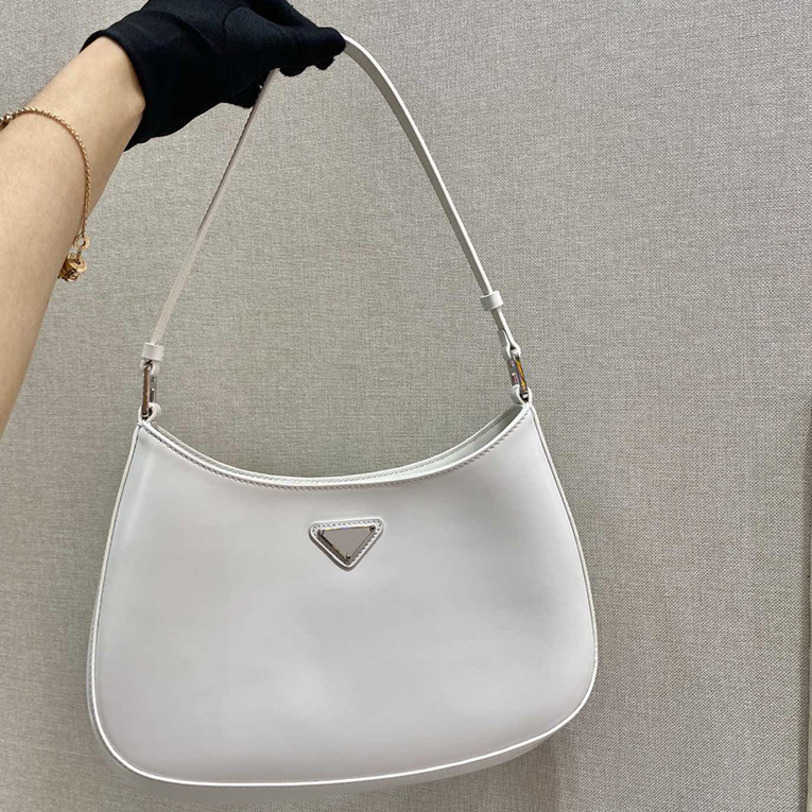 new underarm bag women's medieval bright face French stick Versatile sling single Shoulder Bag Leather Women's Purse Outlet, Black diagonal bottom
new underarm bag women's medieval bright face French stick Versatile sling single Shoulder Bag Leather Women's Purse Outlet, Black diagonal bottom