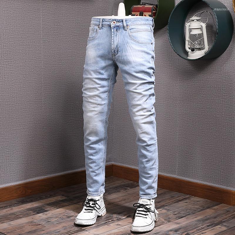 Men's Jeans Pria Fashion Desainer Baru Celana Panjang Sobek Pas Badan Elastis Biru Muda Retro Denim Kasual Vintage, Retro light blue
Men's Jeans Pria Fashion Desainer Baru Celana Panjang Sobek Pas Badan Elastis Biru Muda Retro Denim Kasual Vintage, Retro light blue