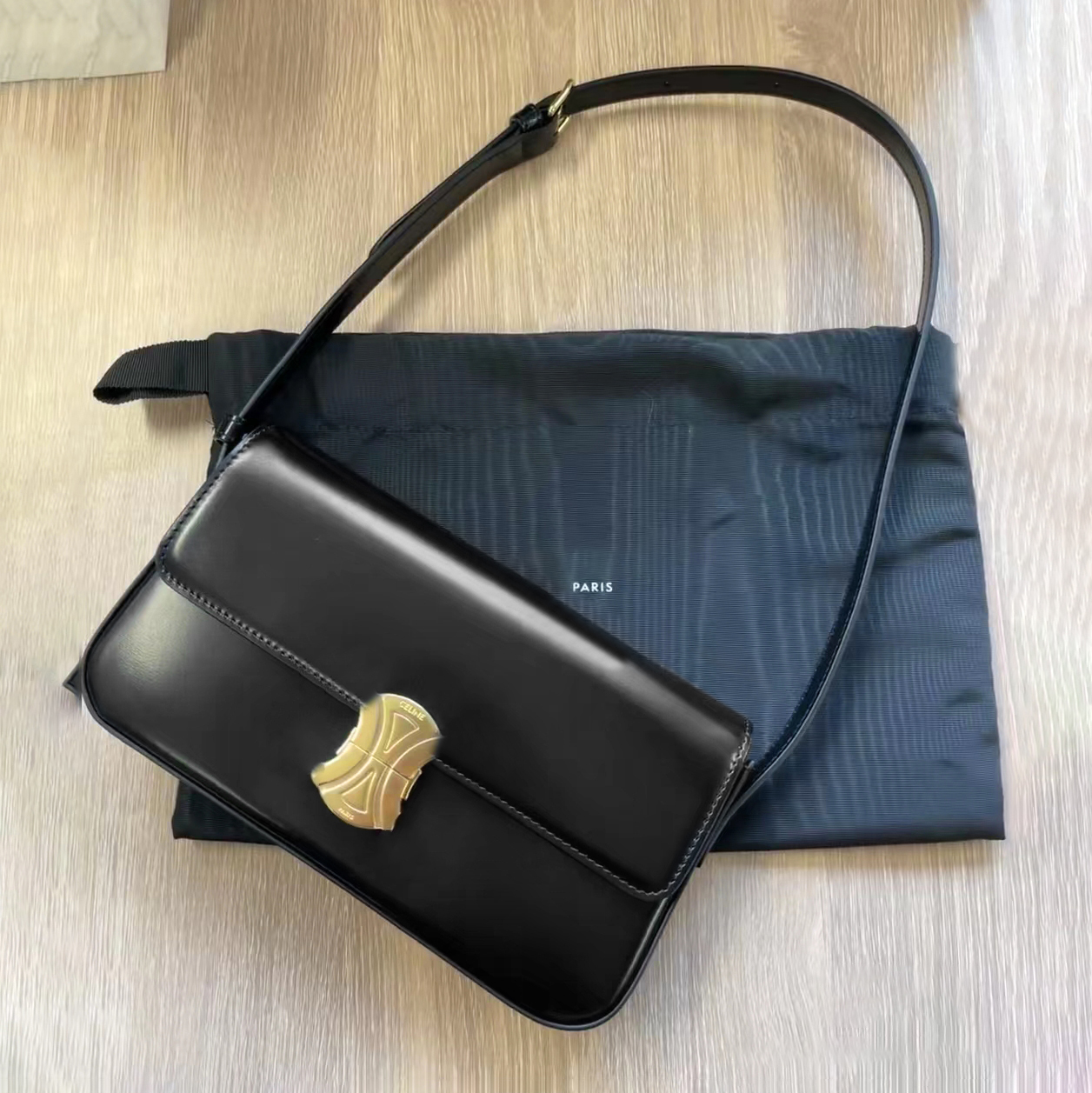 luxury Genuine Leather clutch Bag totes Shoulder TEEN TRIOMPHE Luxurys Designer men Women's classic crossbody Bags handbag fashion Evening wallet travel flap Hasp, Black
luxury Genuine Leather clutch Bag totes Shoulder TEEN TRIOMPHE Luxurys Designer men Women's classic crossbody Bags handbag fashion Evening wallet travel flap Hasp, Black