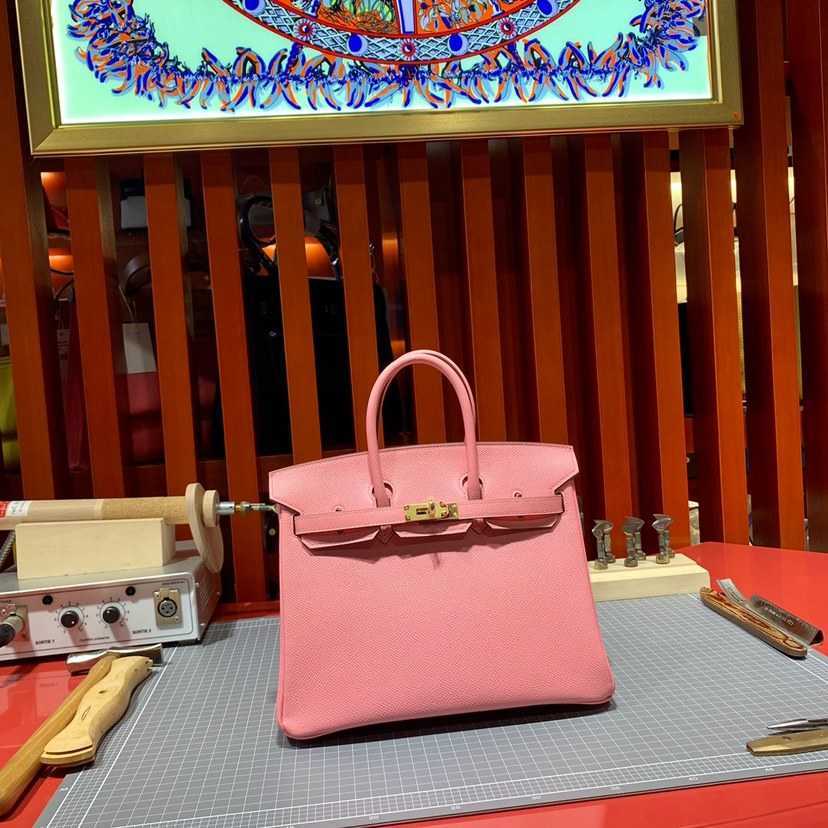 High Quality Design Bags handbag layer leather gold buckle 49%off Factory Handbag Purse for Women, Milk shake powder gold button
High Quality Design Bags handbag layer leather gold buckle 49%off Factory Handbag Purse for Women, Milk shake powder gold button