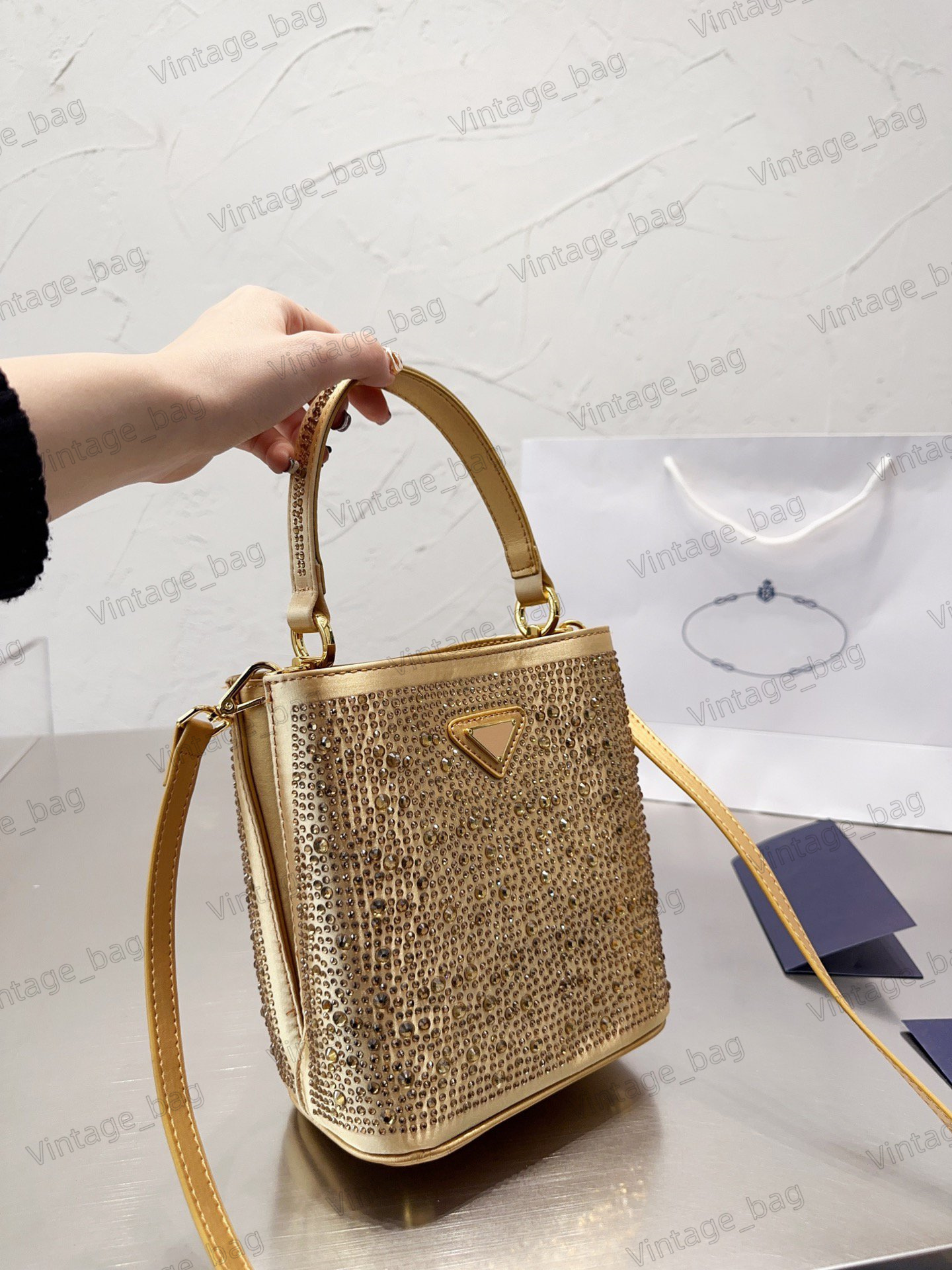 Panier Satin Bag with Crystals Women Evening Bags Luxurys Mini Handle Bag Detachable Shoulder Strap Name Tag Shoulder Bags Crossbody Bag
Panier Satin Bag with Crystals Women Evening Bags Luxurys Mini Handle Bag Detachable Shoulder Strap Name Tag Shoulder Bags Crossbody Bag