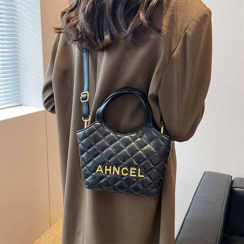 Fashion Design Women Shoulder Bags Small Bag Women's Handbag Autumn Winter Ladies Bag 56%off Discount Female Handbags Purse, Black5
Fashion Design Women Shoulder Bags Small Bag Women's Handbag Autumn Winter Ladies Bag 56%off Discount Female Handbags Purse, Black5
