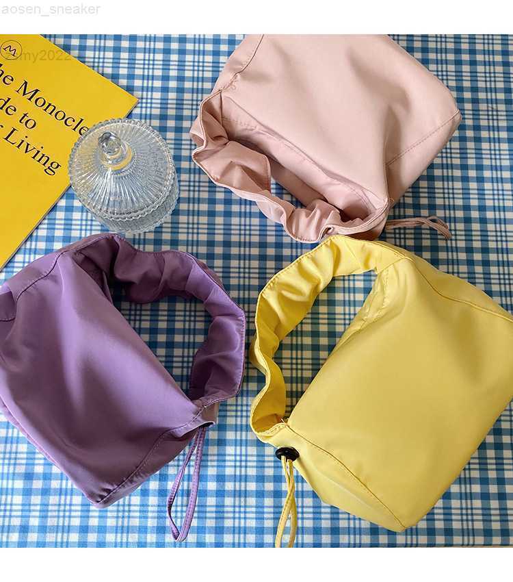 2021 Autumn Simple Niche Underarm Ruffle Handle Women's Bag Cute Colorful New Small Mini Handbag Waterproof Bucket Ruched, Baby blue
2021 Autumn Simple Niche Underarm Ruffle Handle Women's Bag Cute Colorful New Small Mini Handbag Waterproof Bucket Ruched, Baby blue