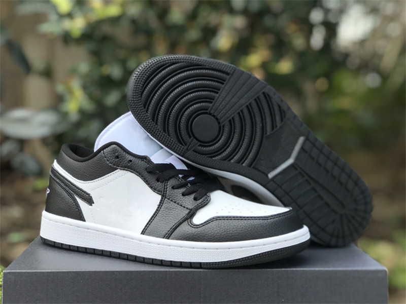 2023 New Basketball Shoes Jumpman 1s Low Panda Black White Mens Woman designer Shoes Sports Sneakers Ship With box Size EU36-46
2023 New Basketball Shoes Jumpman 1s Low Panda Black White Mens Woman designer Shoes Sports Sneakers Ship With box Size EU36-46