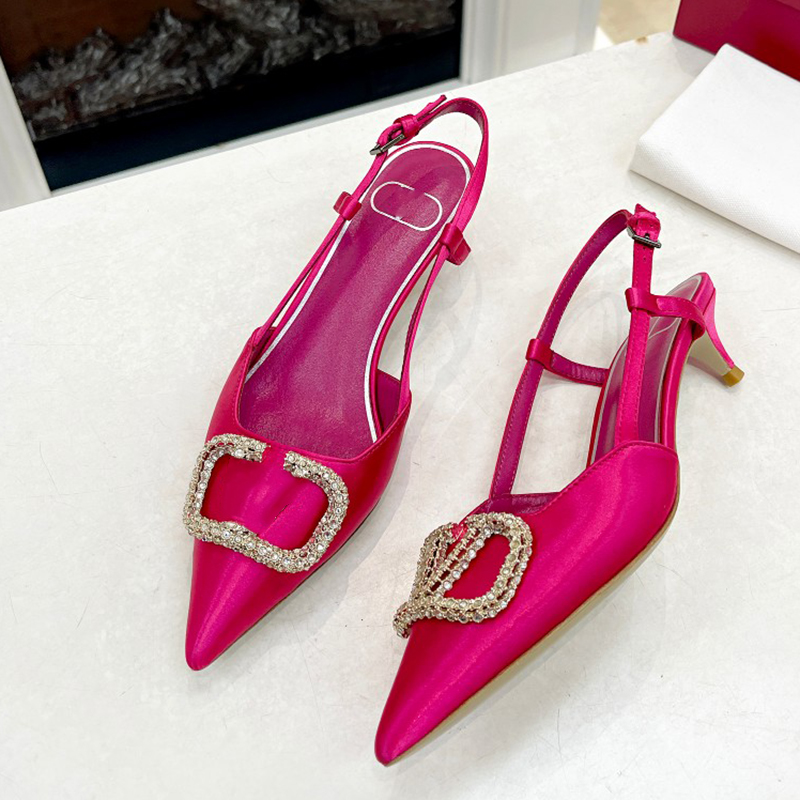 Womens Sandals Medium High Heel Slippers Real Silk Sexy Comfortable Banquet Party Casual Shoes Dress Shoes Flip Flops Fashion Brand Designer Walking Shoes Summer, Box
Womens Sandals Medium High Heel Slippers Real Silk Sexy Comfortable Banquet Party Casual Shoes Dress Shoes Flip Flops Fashion Brand Designer Walking Shoes Summer, Box