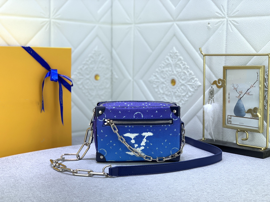 Designer HANDLE SOFT TRUNK Box Shoulder Bags Messenger Cross Body Monograms Mirror Embossed Genuine Leather Letters Handbags Mini Luggage, #2
Designer HANDLE SOFT TRUNK Box Shoulder Bags Messenger Cross Body Monograms Mirror Embossed Genuine Leather Letters Handbags Mini Luggage, #2