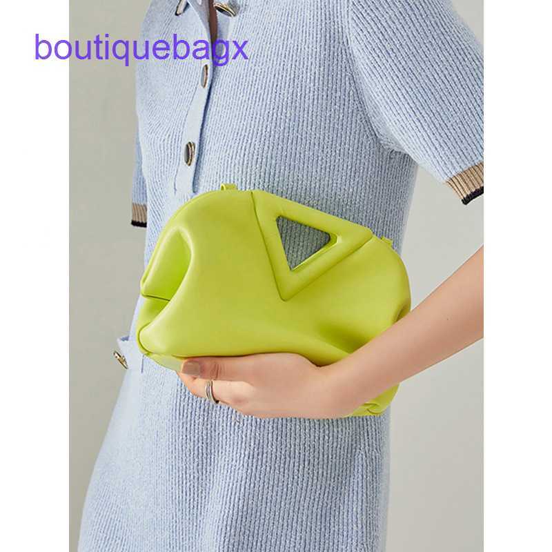 Bottegs Venets Point Bags online shop Cloud bag leather women's point triangle 2023 new fashion one shoulder messenger hand summer, White5
Bottegs Venets Point Bags online shop Cloud bag leather women's point triangle 2023 new fashion one shoulder messenger hand summer, White5