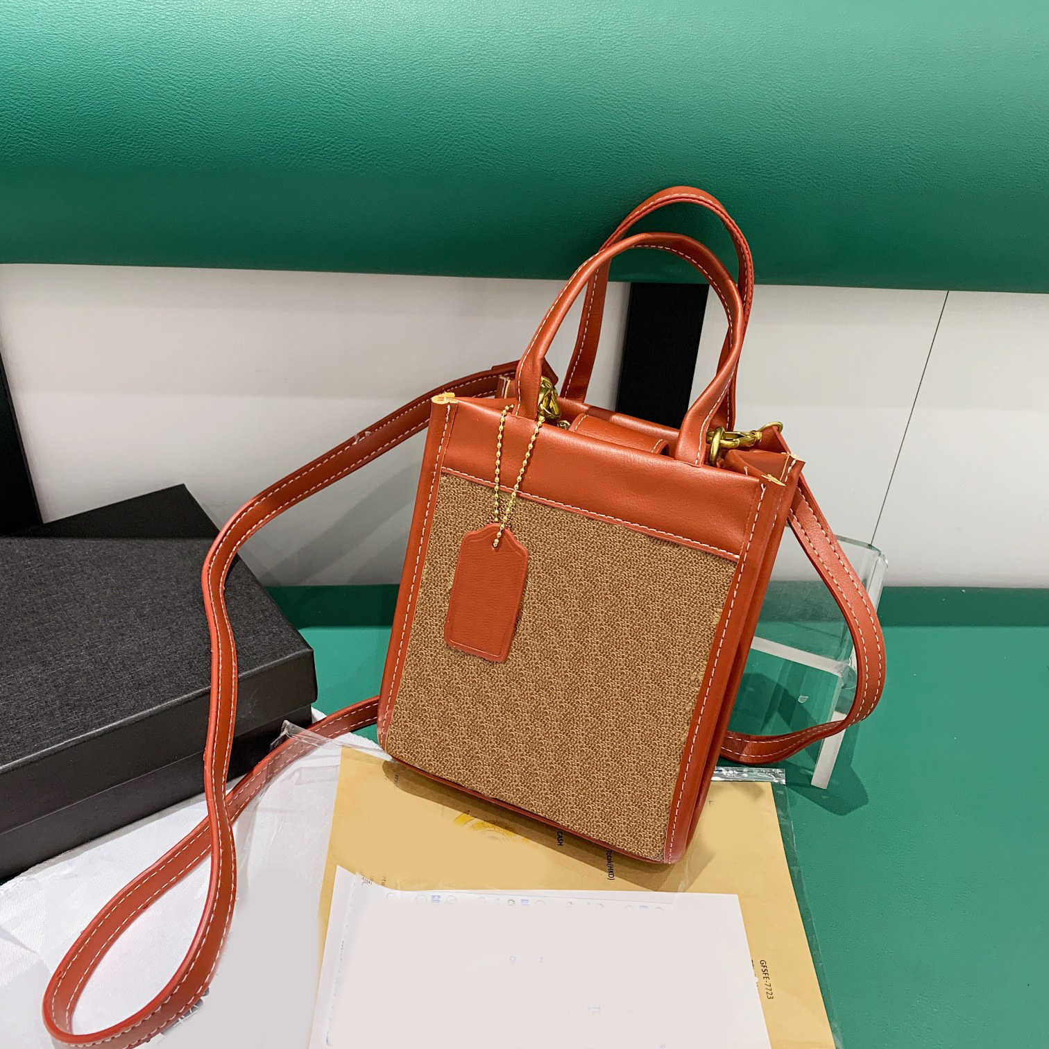 designer bags luxury book handbag women mini totes crossbody bags Trend Letters Print Shoulder Bag lady purse wallet shopping handbags 230201, Brown--15x18x7cm
designer bags luxury book handbag women mini totes crossbody bags Trend Letters Print Shoulder Bag lady purse wallet shopping handbags 230201, Brown--15x18x7cm