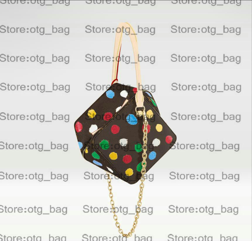 M46450 M21778 M21779 X Yayoi Kusama SQUARE Bag Dice Pack YK PAINTED DOTS Totes Womens Petite Malle Designer Luxurys OTG Red Black White Handbags Cross Body Chains Bags
M46450 M21778 M21779 X Yayoi Kusama SQUARE Bag Dice Pack YK PAINTED DOTS Totes Womens Petite Malle Designer Luxurys OTG Red Black White Handbags Cross Body Chains Bags