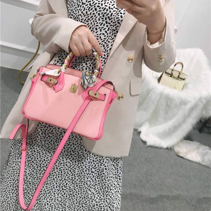 High Quality Design Bags bag pink spring summer mini one shoulder cross leather 49%off Factory Handbag Purse for Women, Grey mixed with green
High Quality Design Bags bag pink spring summer mini one shoulder cross leather 49%off Factory Handbag Purse for Women, Grey mixed with green