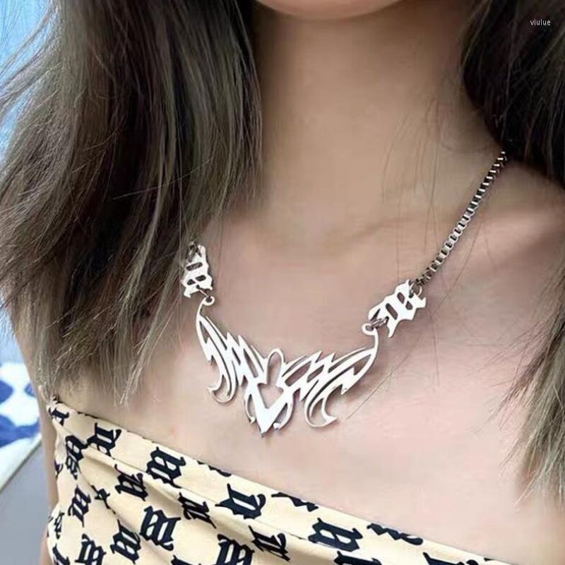 Pendant Necklaces Statement Hip Hop Thorn Heart Clavicle Chain Aesthetics Trend Irregular Necklace For Women Vintage Steampunk Accessories
Pendant Necklaces Statement Hip Hop Thorn Heart Clavicle Chain Aesthetics Trend Irregular Necklace For Women Vintage Steampunk Accessories