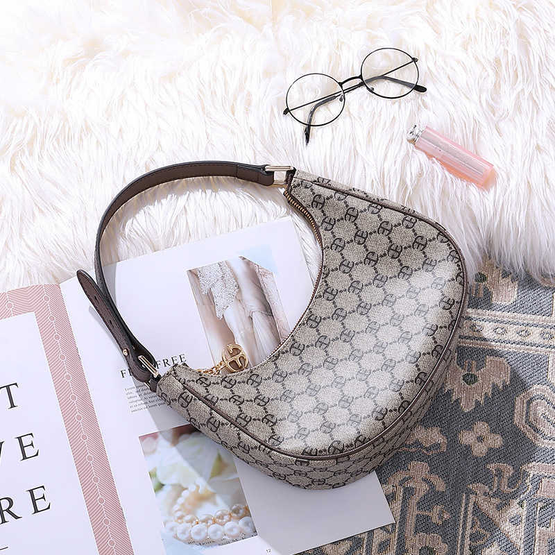 Middle-aged mother's bag female new high grade feeling foreign style sling single shoulder bag dumpling bag underarm bag female, Brown12
Middle-aged mother's bag female new high grade feeling foreign style sling single shoulder bag dumpling bag underarm bag female, Brown12