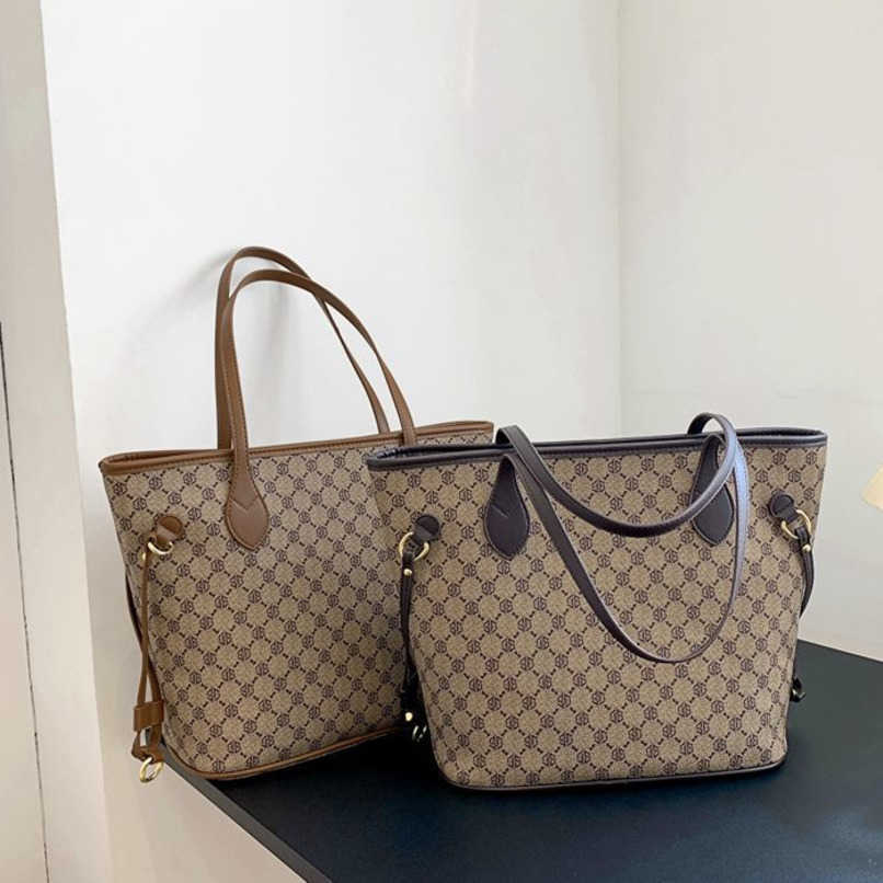 2023 new printed women's bag with advanced feeling and one shoulder tote large Tibet special chain, Brown
2023 new printed women's bag with advanced feeling and one shoulder tote large Tibet special chain, Brown