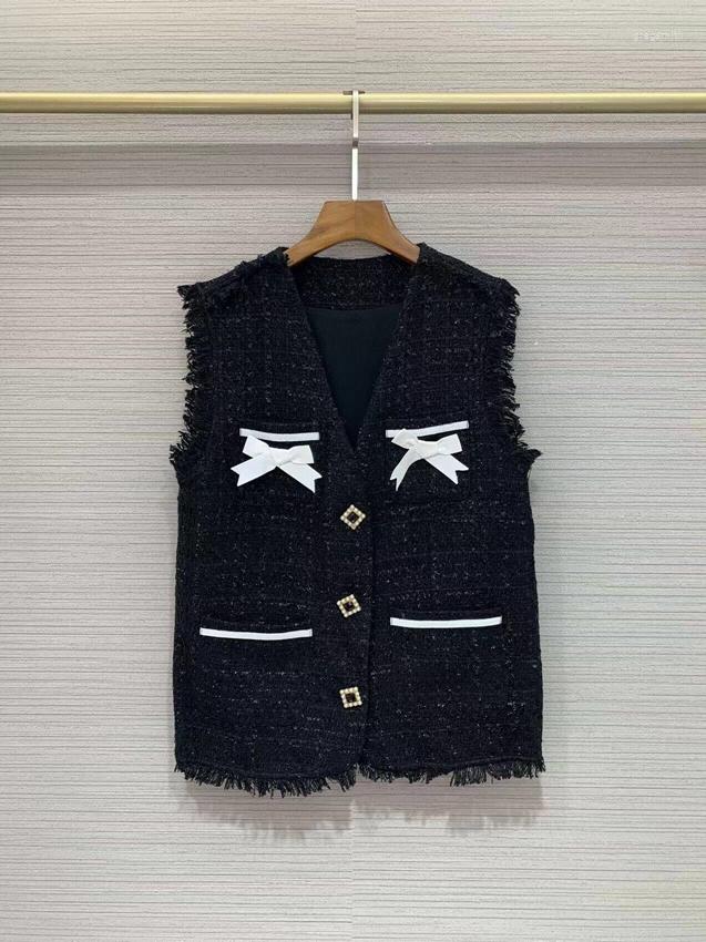 Women' Vests 2023 Women Fashion High Quality Sleeveless V-neck Bow Whiskers Square Buckle Wool Vest Top 1004
Women' Vests 2023 Women Fashion High Quality Sleeveless V-neck Bow Whiskers Square Buckle Wool Vest Top 1004
