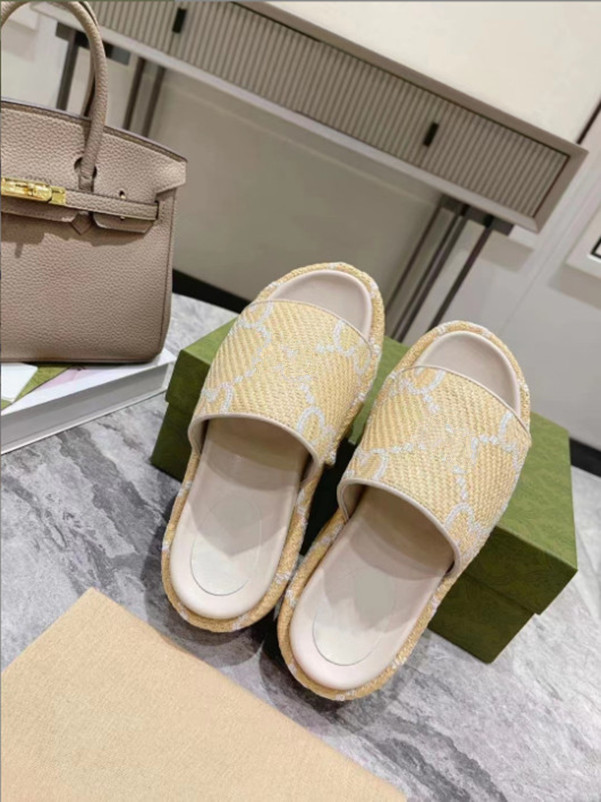Fashion woman sandal Beach Thick bottom slippers platform women Shoes Alphabet lady Sandals Leather High heel slippers size 35 - 42, Black
Fashion woman sandal Beach Thick bottom slippers platform women Shoes Alphabet lady Sandals Leather High heel slippers size 35 - 42, Black
