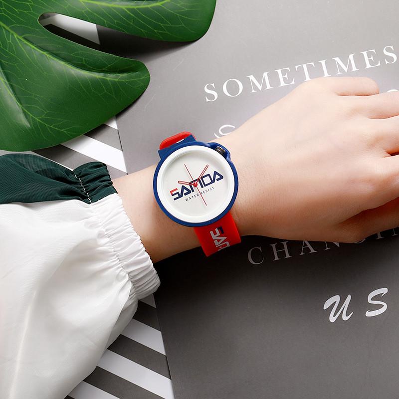 Wristwatches Creative Contrast Color Silicone Watch Male And Female Students Fashion Trend Simple Temperament Niche Design Quartz, Black
Wristwatches Creative Contrast Color Silicone Watch Male And Female Students Fashion Trend Simple Temperament Niche Design Quartz, Black