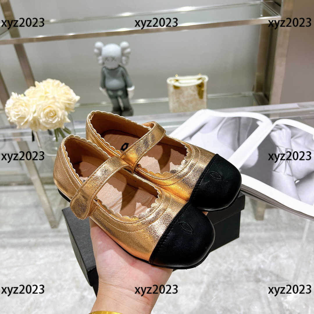 Girl flat shoes Child Sneakers kids Athletic Shoe embroidery logo design New Listing Box Packaging Children's Size 26-35, Black
Girl flat shoes Child Sneakers kids Athletic Shoe embroidery logo design New Listing Box Packaging Children's Size 26-35, Black