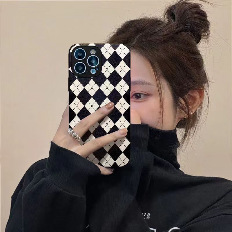 Designer Silicone phone case Black and White Ringer Suitable for iPhone 14 13 12 Pro max 11 14plus x xs xr xsmax Soft Case Retro simple plaid case
Designer Silicone phone case Black and White Ringer Suitable for iPhone 14 13 12 Pro max 11 14plus x xs xr xsmax Soft Case Retro simple plaid case