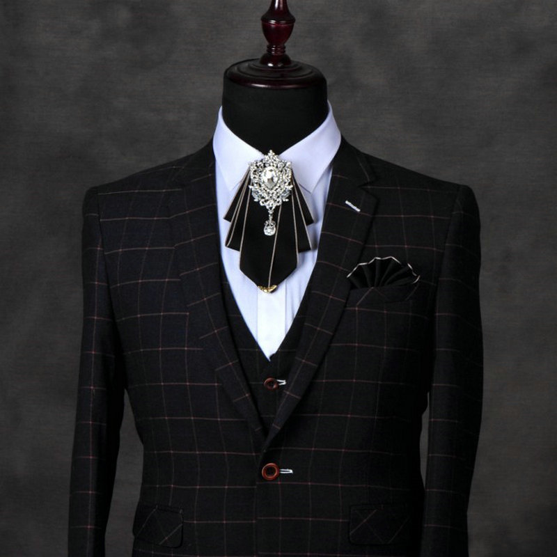 Bolo Ties Men Business Necktie Chic Wedding Party Alloy Metal Head Bow Tie Brooches Set Women Handkerchief Pocket Square Bowtie 230217
Bolo Ties Men Business Necktie Chic Wedding Party Alloy Metal Head Bow Tie Brooches Set Women Handkerchief Pocket Square Bowtie 230217
