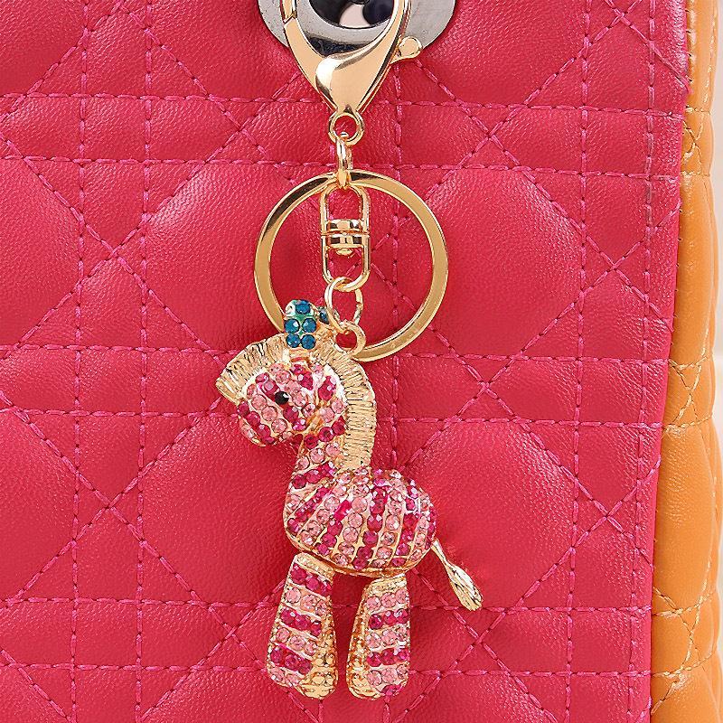 Keychains Novelty Creative Rhinestone Animal Trojan Keychain Fashion Car Key Chain Charm Women Bag Decoration Holder Jewelry Gift R190
Keychains Novelty Creative Rhinestone Animal Trojan Keychain Fashion Car Key Chain Charm Women Bag Decoration Holder Jewelry Gift R190