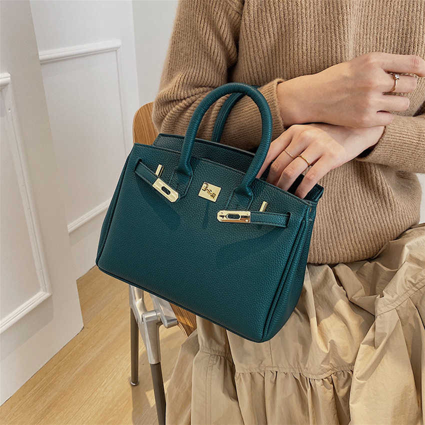 high quality women handbag women's red large capacity messenger bag new portable ladies embossed shoulder bags, Wathet
high quality women handbag women's red large capacity messenger bag new portable ladies embossed shoulder bags, Wathet