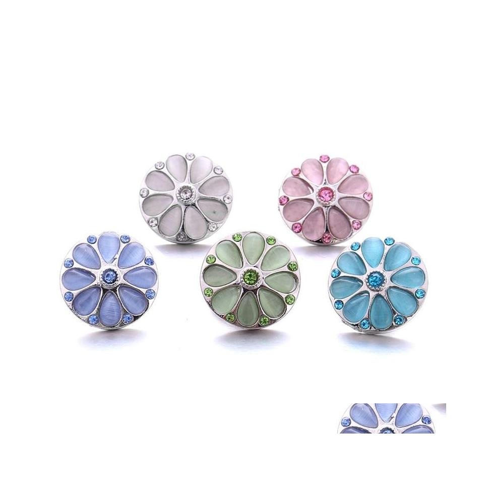Clasps Hooks Wholesale Mix Rhinestone Snap Buttons Clasp 18Mm Metal Decorative Teardrop Zircon Button Charms For Diy Snaps Jewelry Dhuk7
Clasps Hooks Wholesale Mix Rhinestone Snap Buttons Clasp 18Mm Metal Decorative Teardrop Zircon Button Charms For Diy Snaps Jewelry Dhuk7